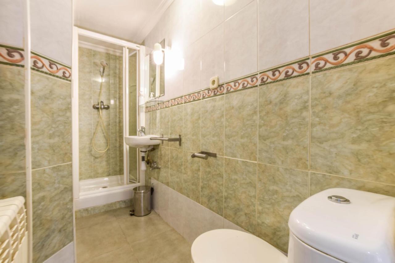 Apartamento Plaza De Lavpies Lägenhet Madrid Exteriör bild