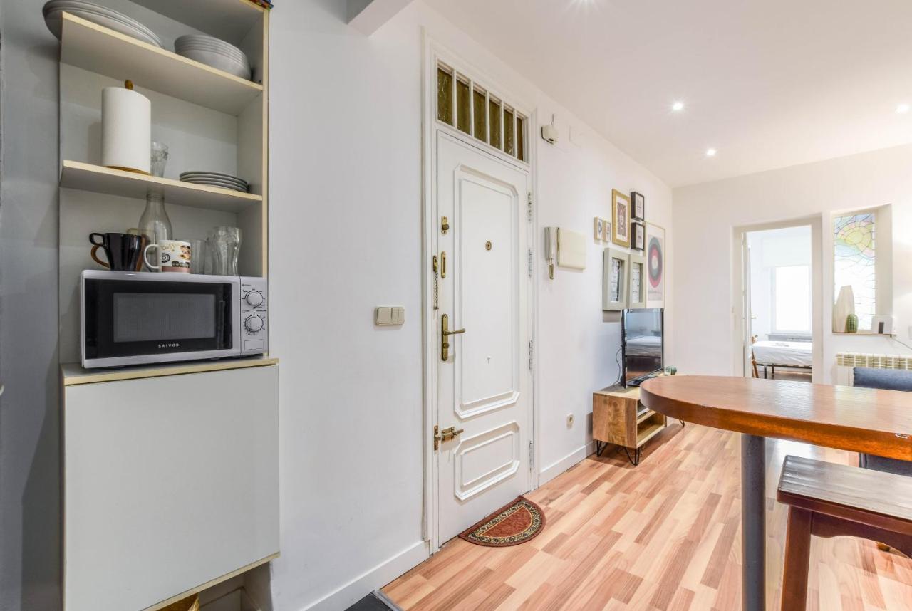 Apartamento Plaza De Lavpies Lägenhet Madrid Exteriör bild