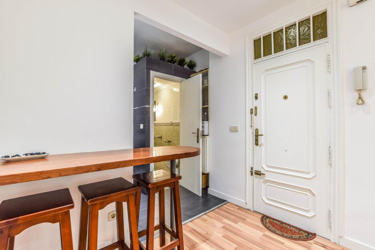 Apartamento Plaza De Lavpies Lägenhet Madrid Exteriör bild