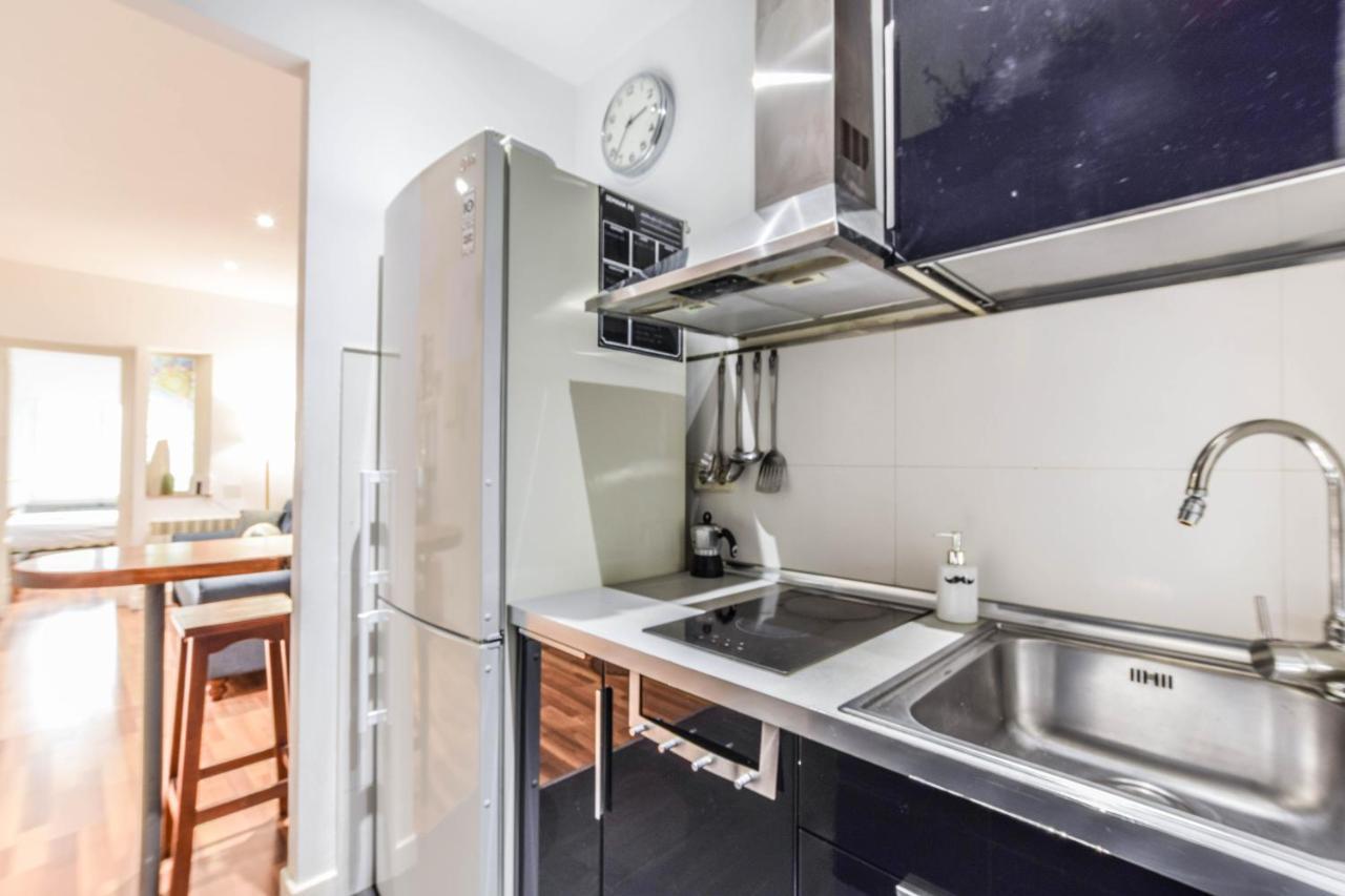 Apartamento Plaza De Lavpies Lägenhet Madrid Exteriör bild